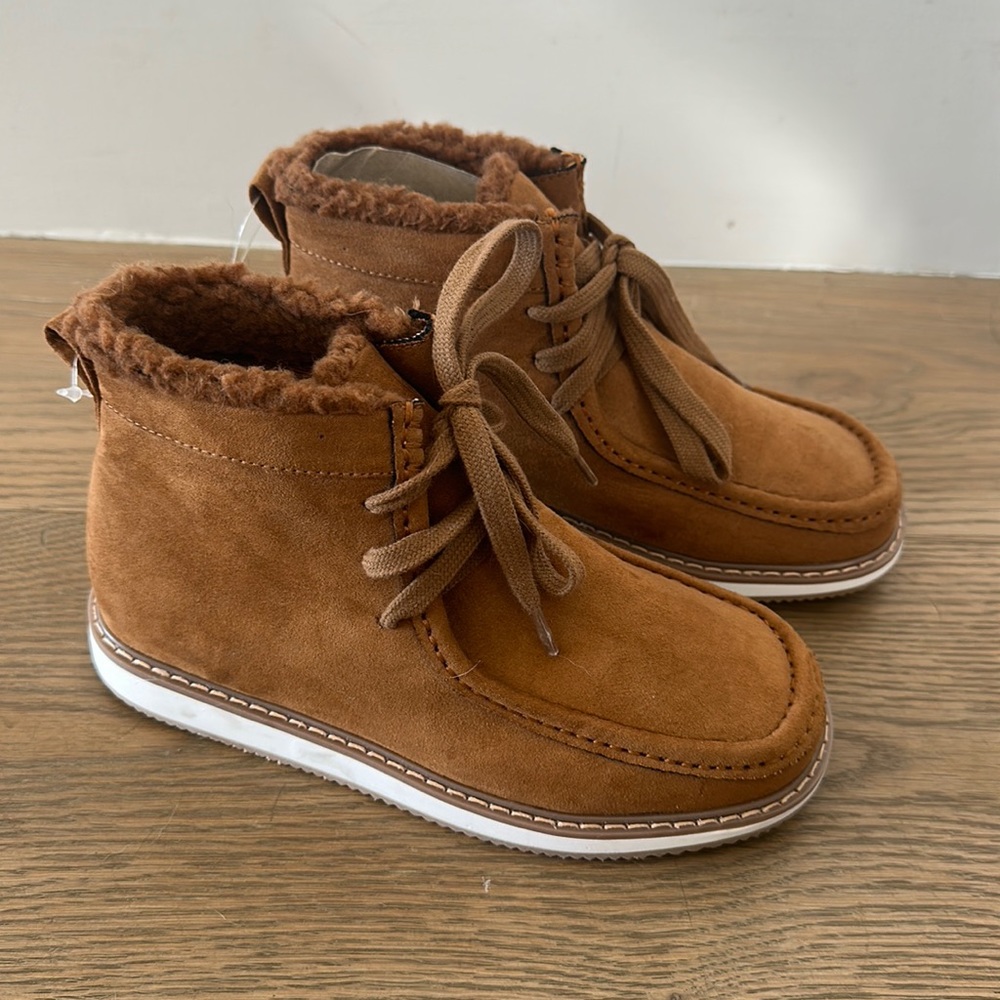 NWT Gap Sherpa Moc suede Shoes - size 2